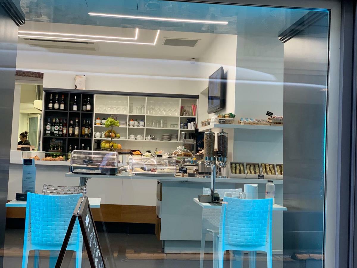 Adalesia Hotel & Coffee Turin Bagian luar foto